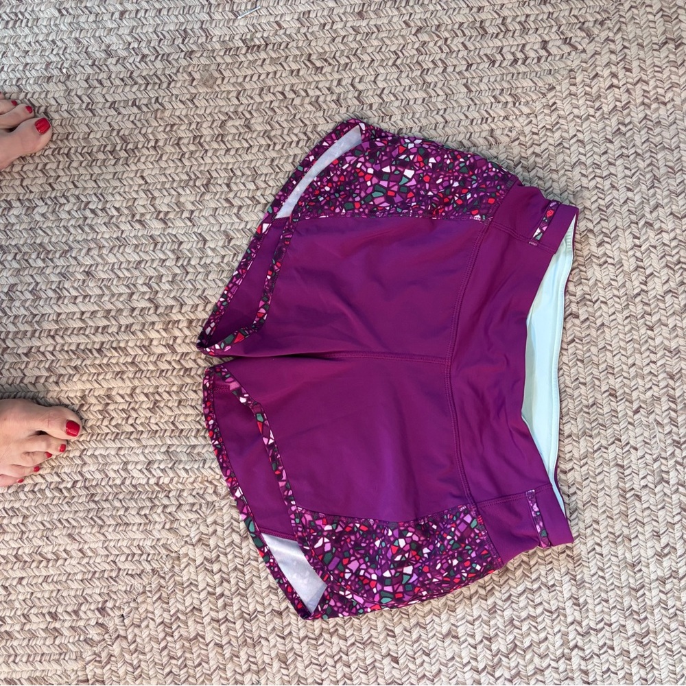 Women's Lulu lemon Purple Patterned Shorts, size 4